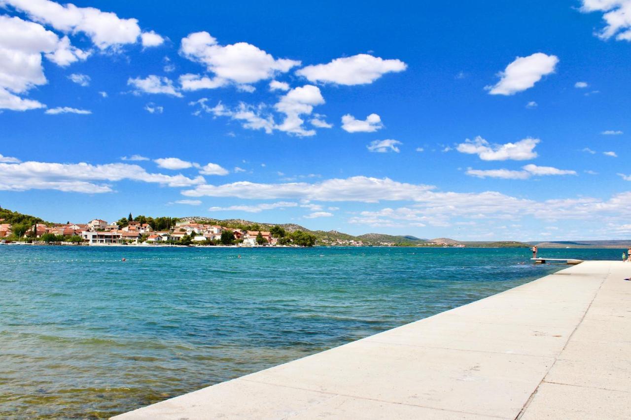 Apartments With A Parking Space Bilice, Krka - 13545 Sibenik Luaran gambar
