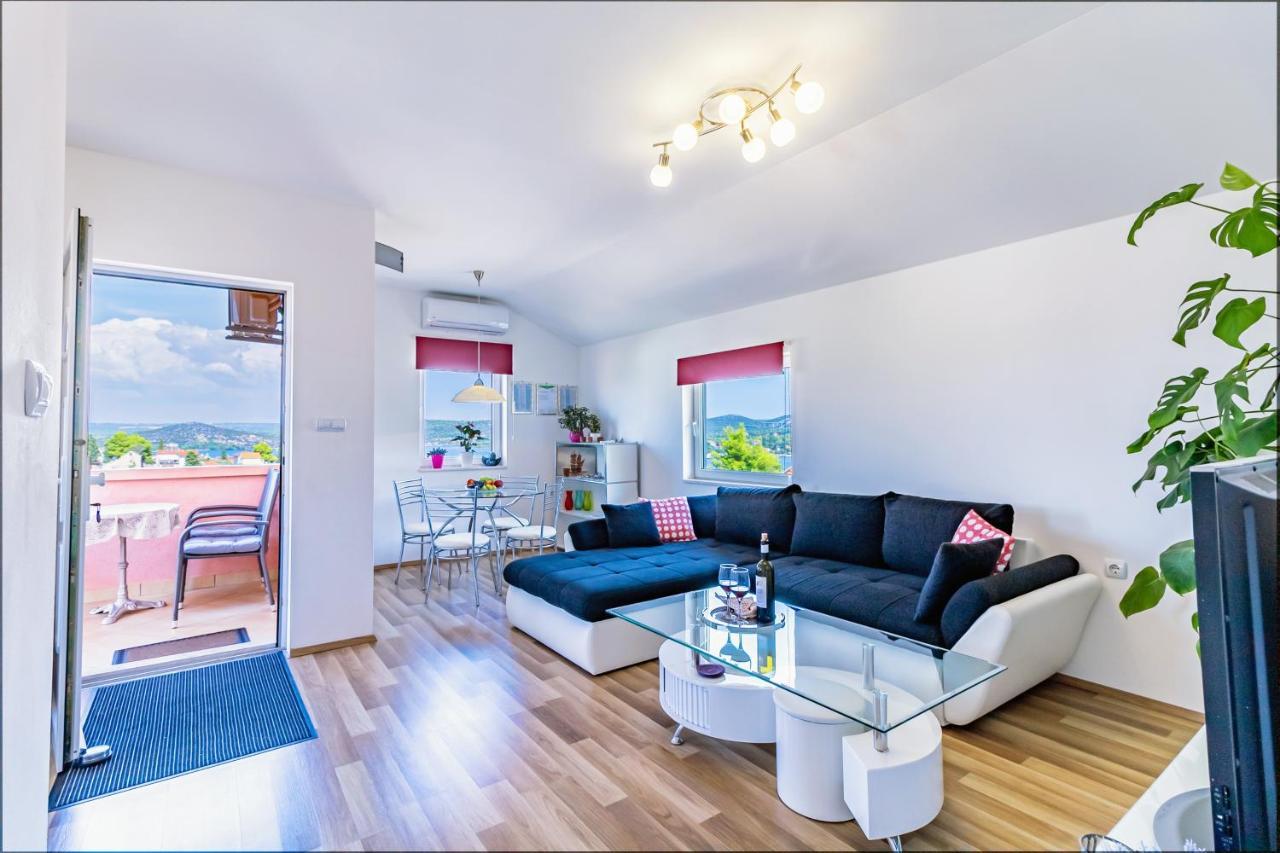 Apartments With A Parking Space Bilice, Krka - 13545 Sibenik Luaran gambar