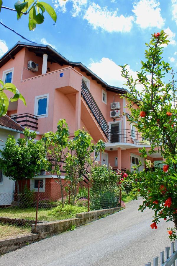 Apartments With A Parking Space Bilice, Krka - 13545 Sibenik Luaran gambar